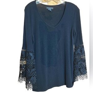 Preloved worn once size M, excellent condition